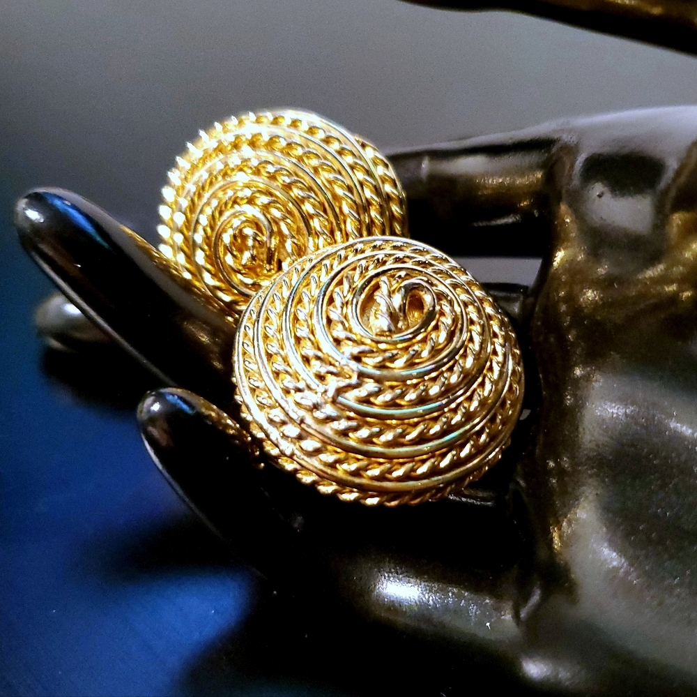 Vintage Chunky Earrings Circle Spiral Clip Ons Gold Tone 1.3" Statement